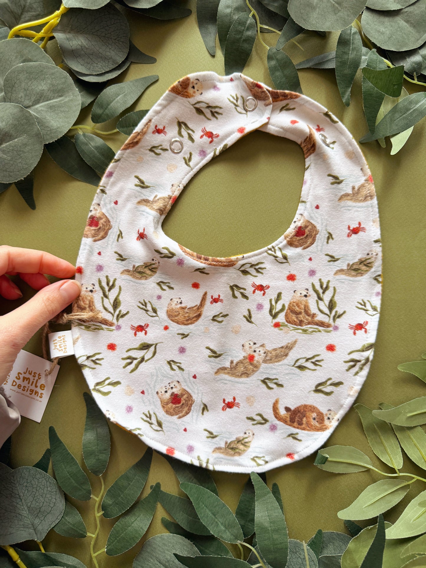 Otter Bib - Rounded
