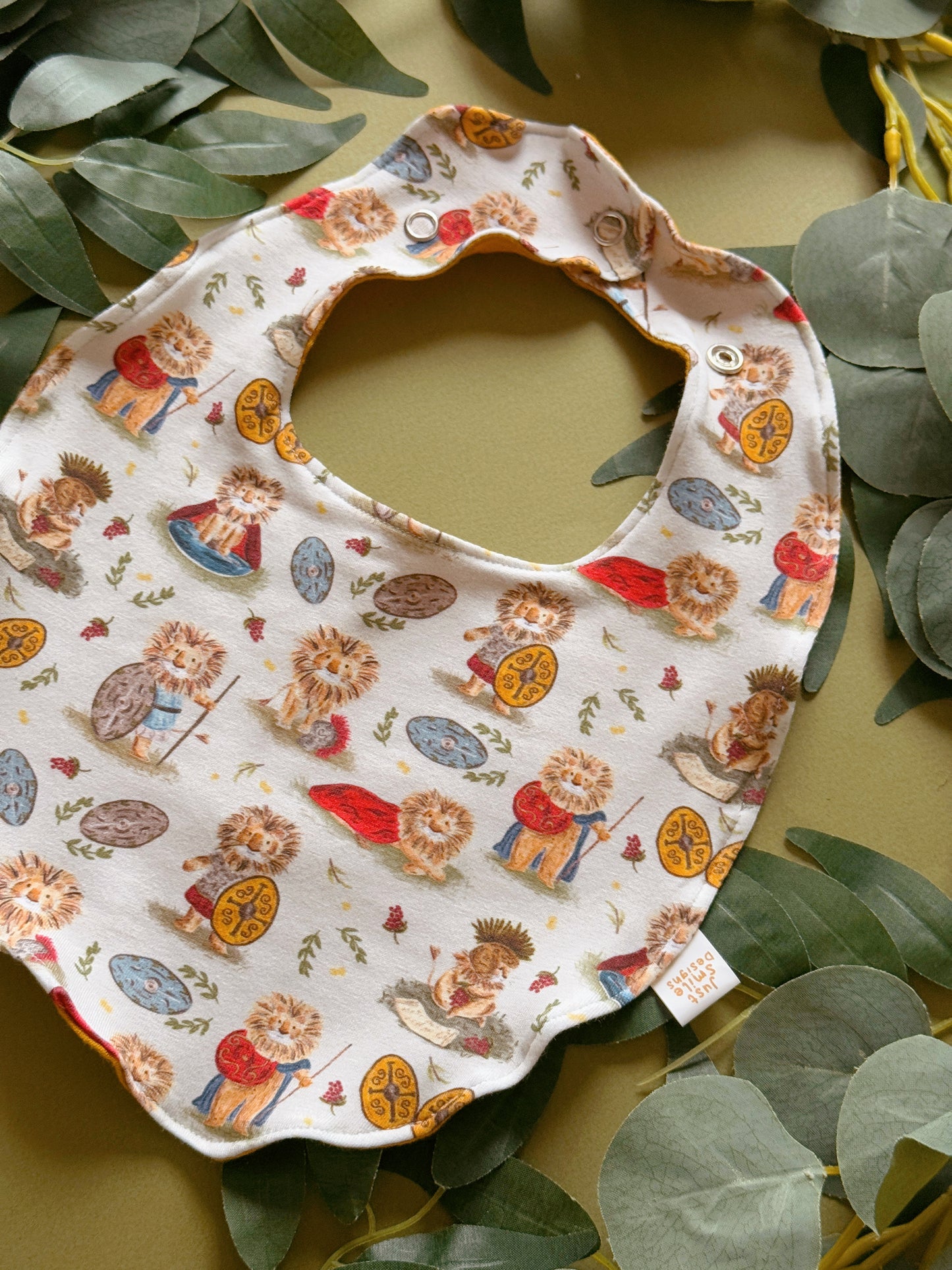 Lion Bib - Rounded