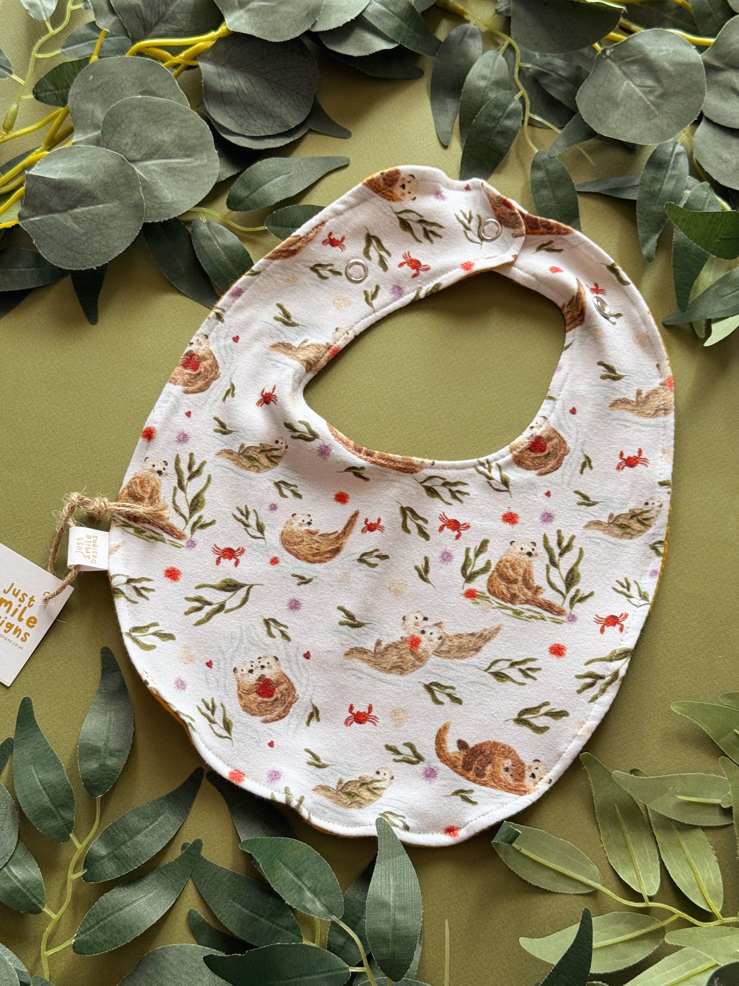 Otter Bib - Rounded