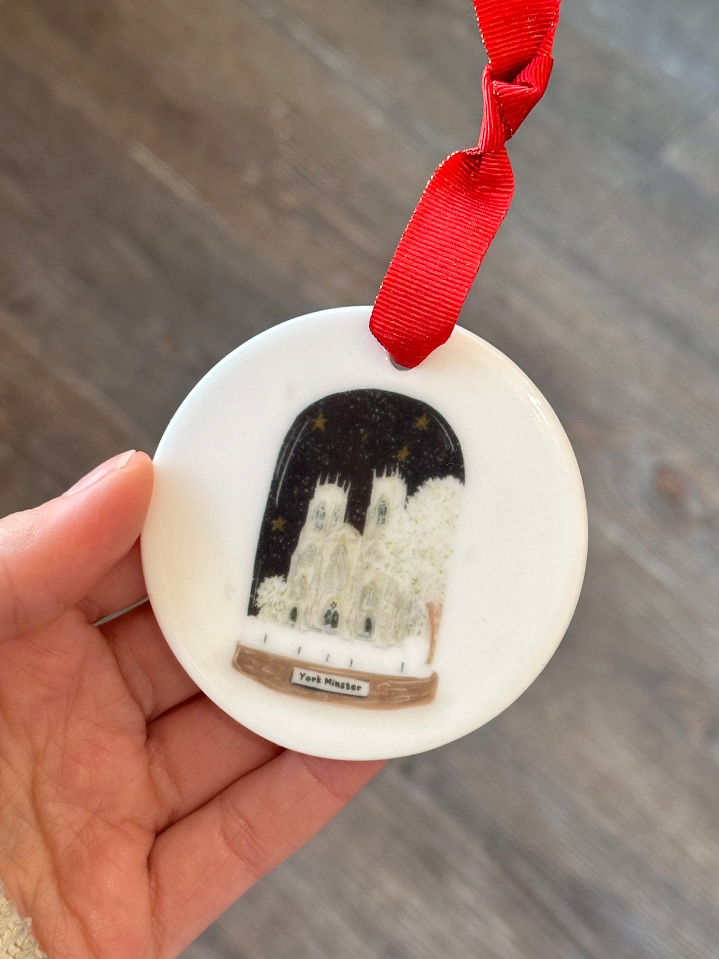 Minster Snow Globe Decoration