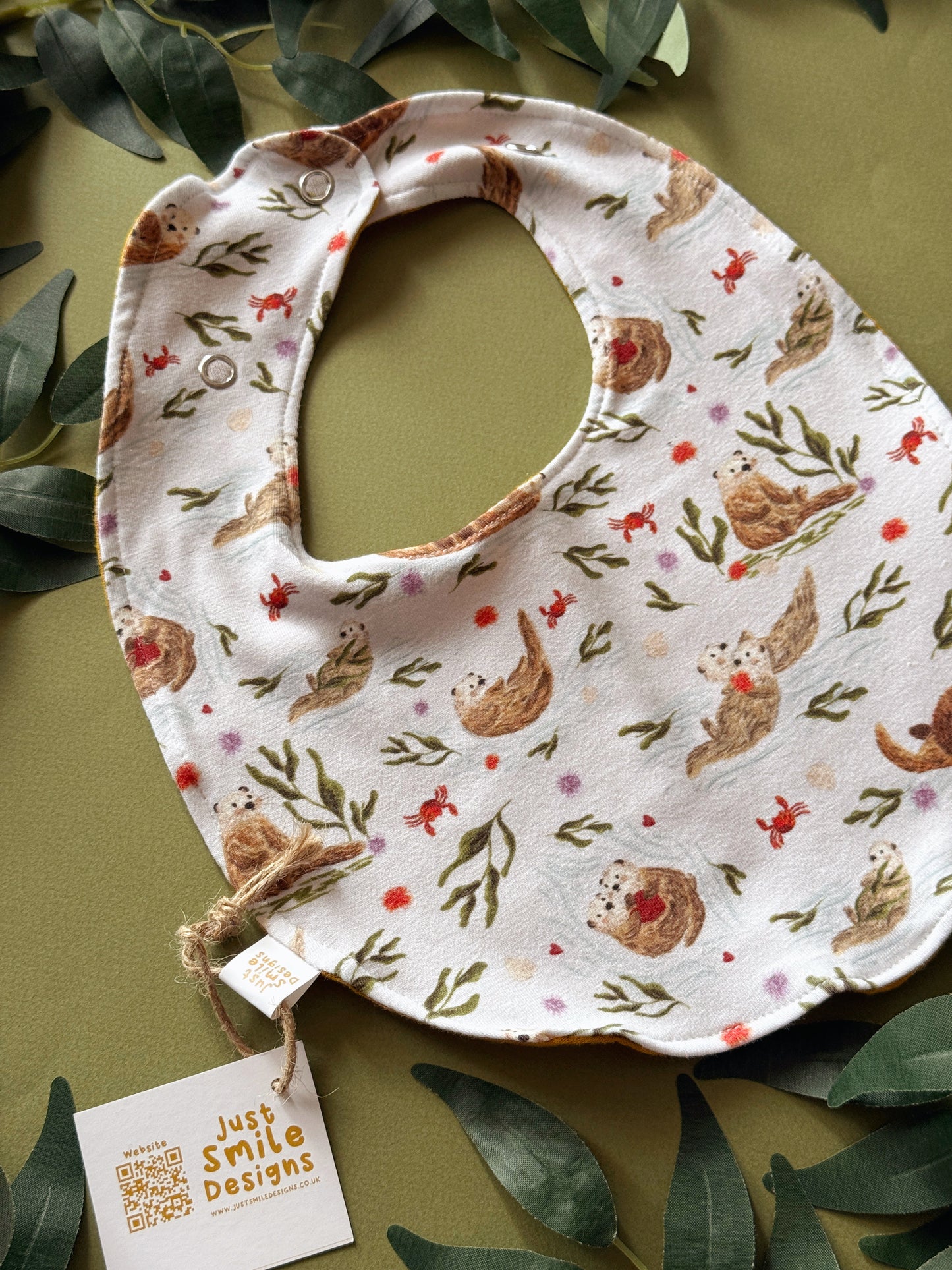 Otter Bib - Rounded
