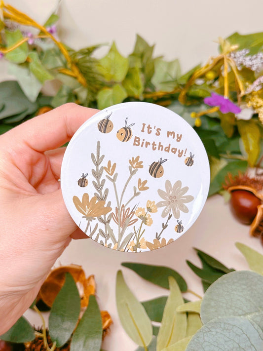 Autumnal Bee Birthday Badge