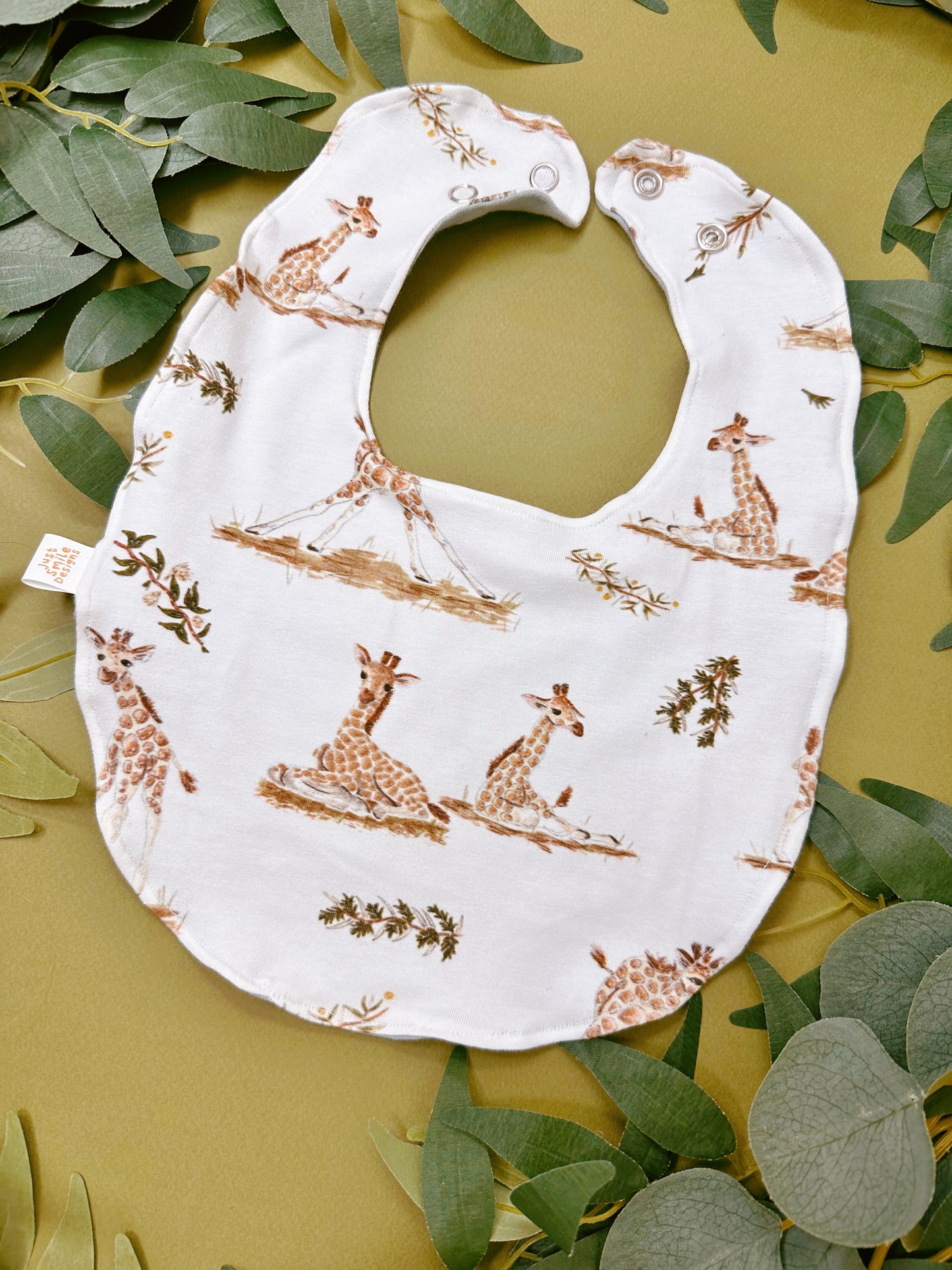 Giraffe Bib - Rounded