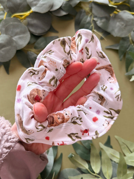 Otter scrunchy