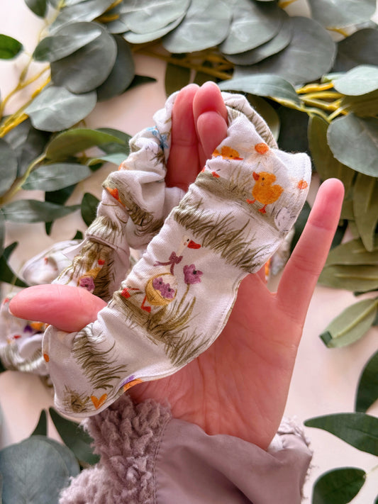 Spring duck scrunchy