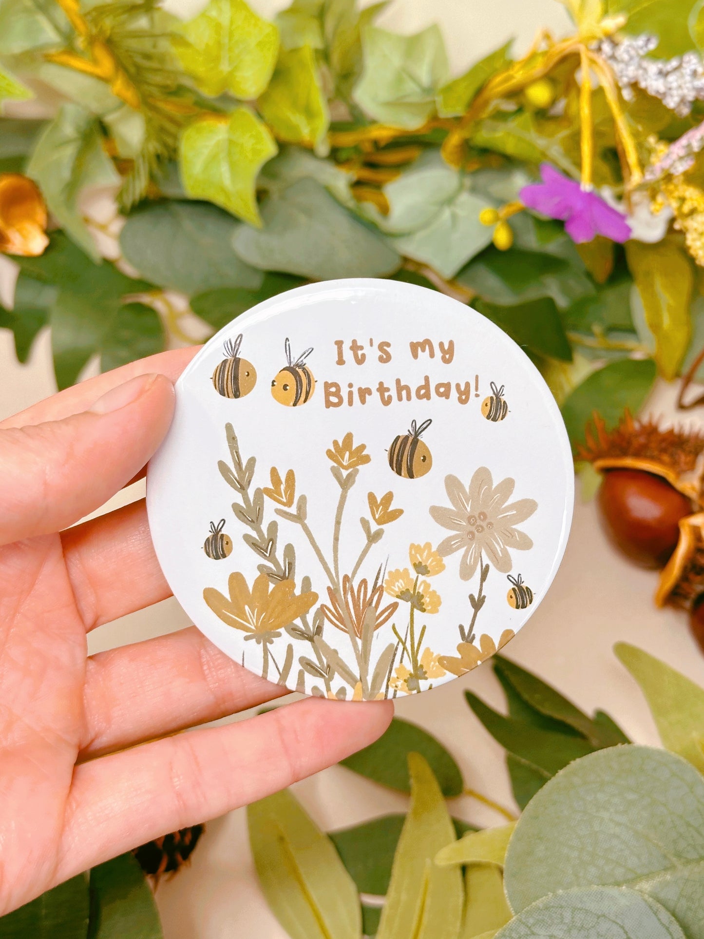Autumnal Bee Birthday Badge