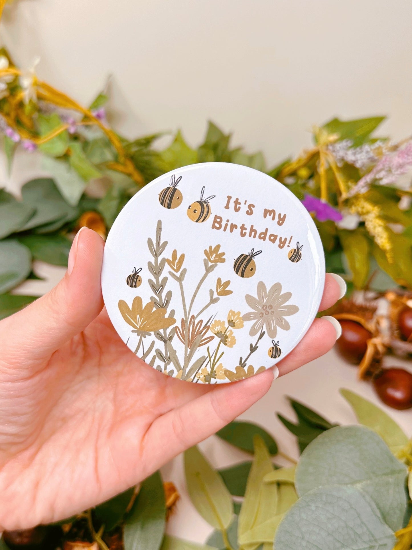 Autumnal Bee Birthday Badge