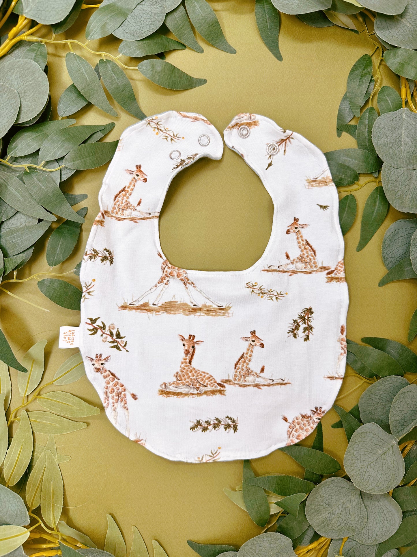 Giraffe Bib - Rounded
