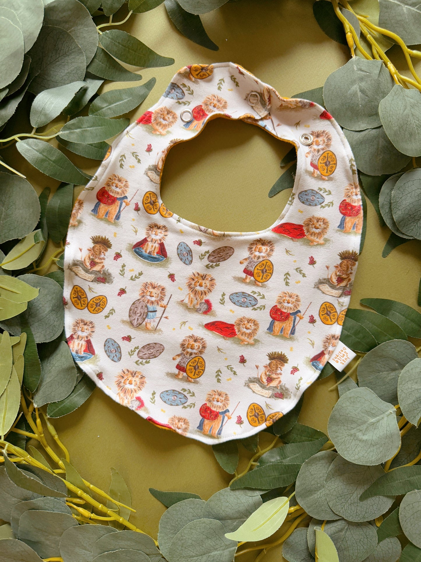 Lion Bib - Rounded
