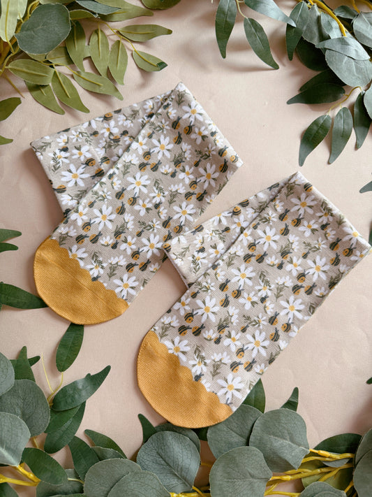 Daisy bee socks