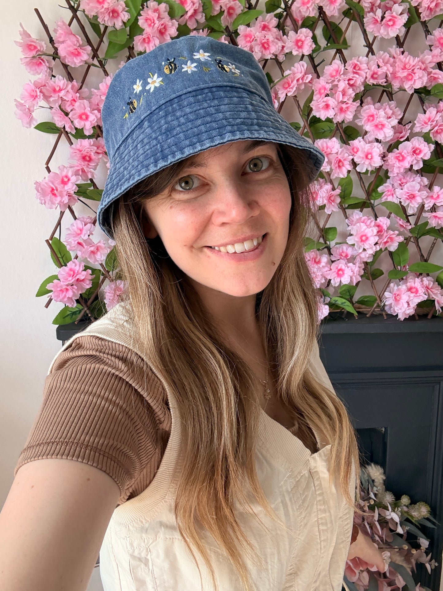 Daisy Bee Embroidered Bucket Hat