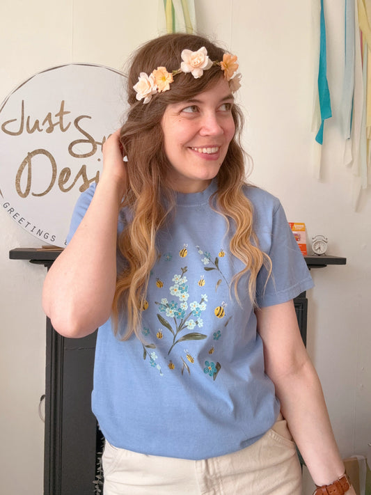 Forget me not bee t-shirt