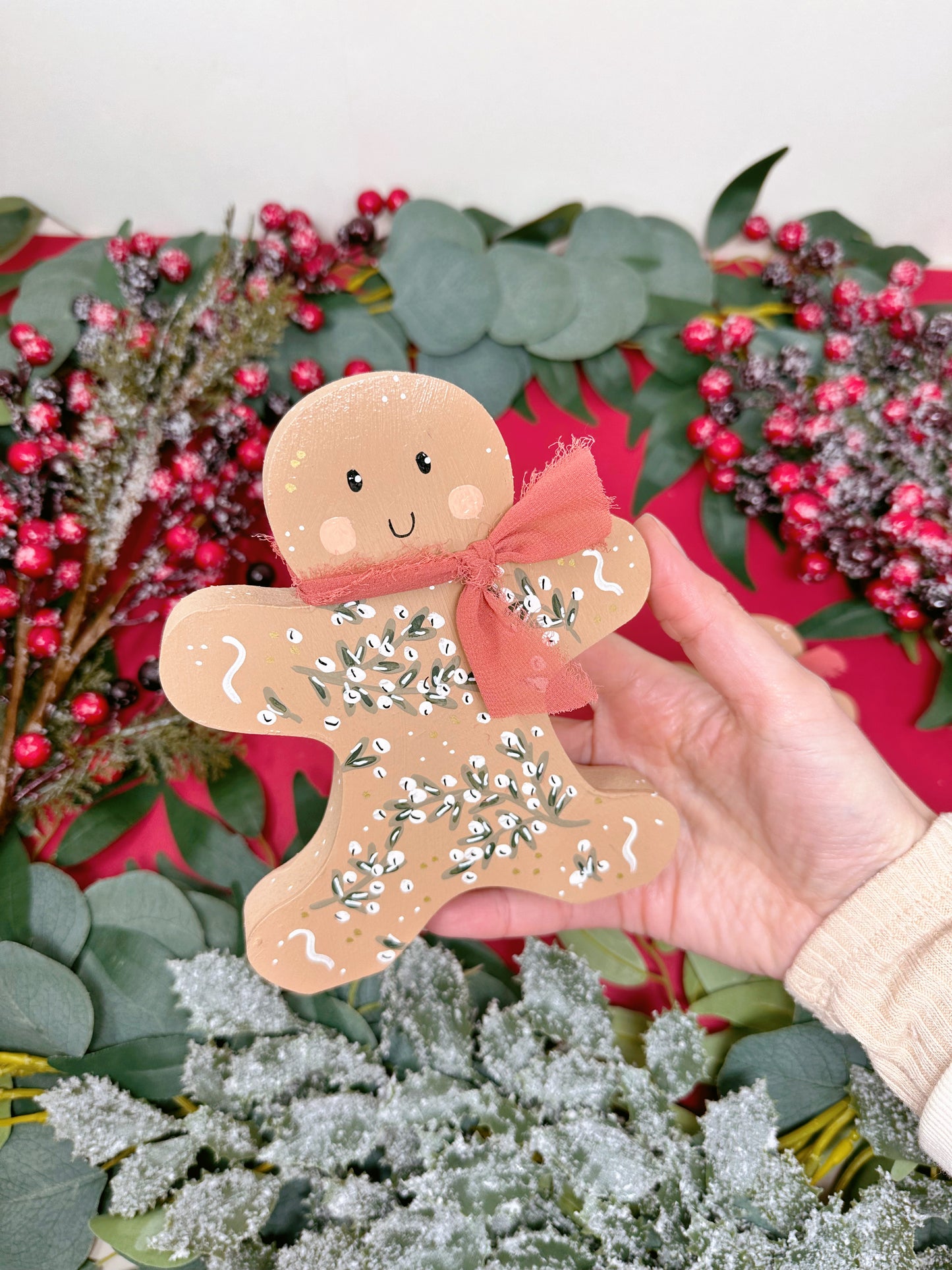 Wooden Gingerbread- Mistletoe