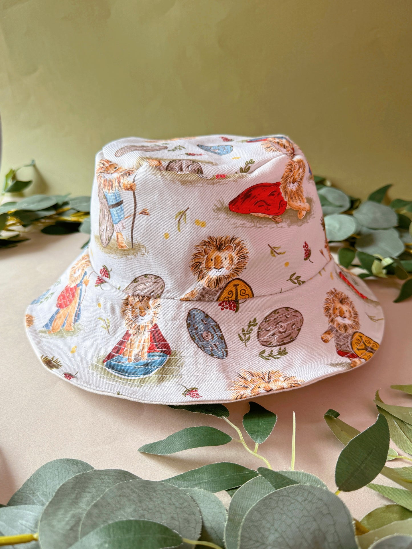 Roman lion bucket hat