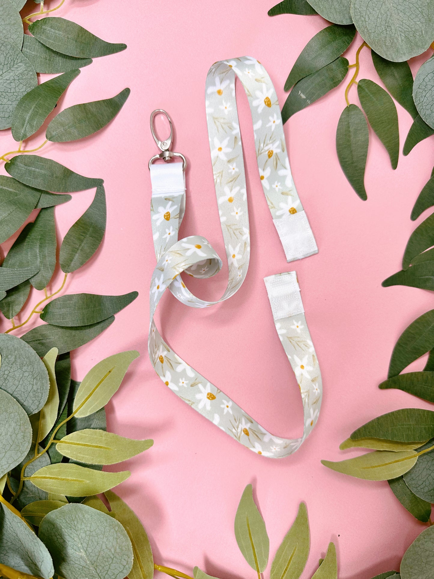 Mint Daisy Lanyard