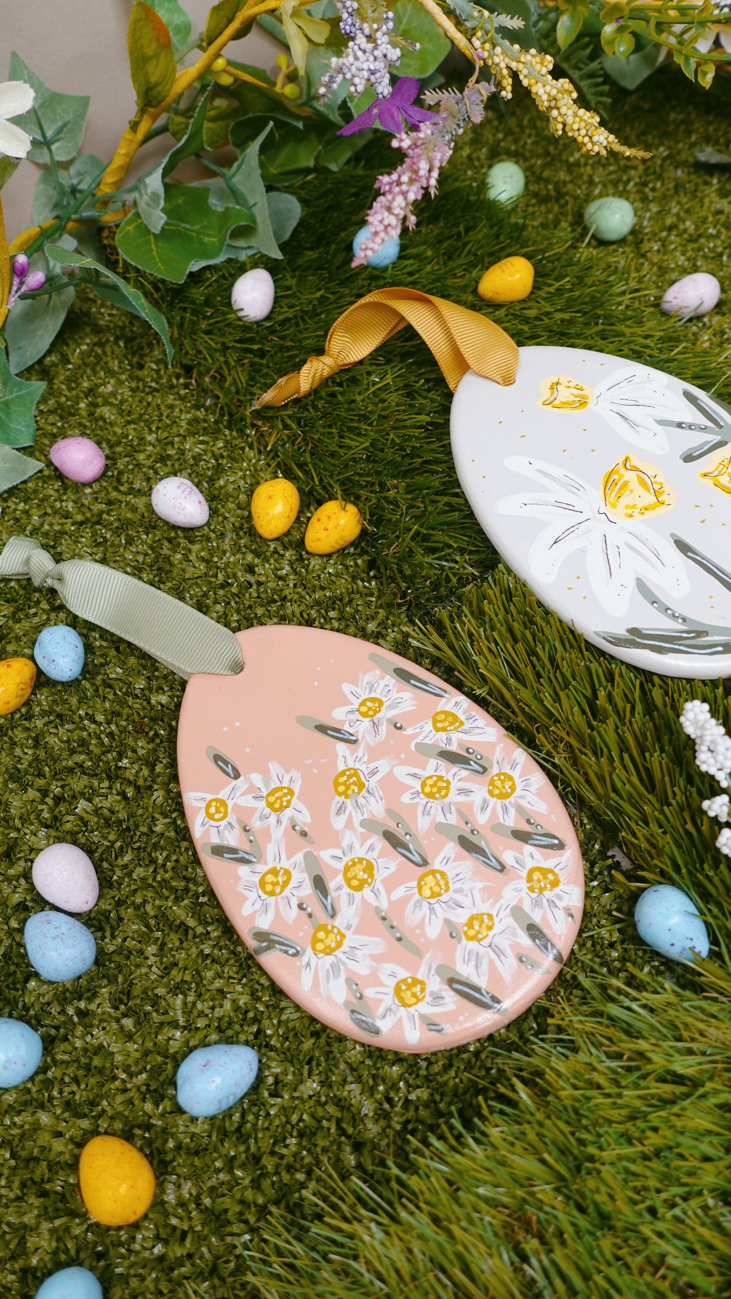 Pink Daisies Flat Egg