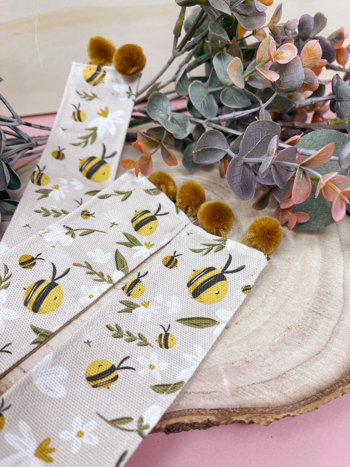 Bee Bookmark