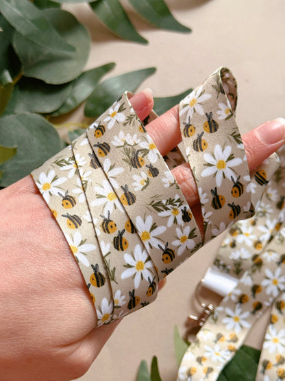 Daisy Bee Lanyard