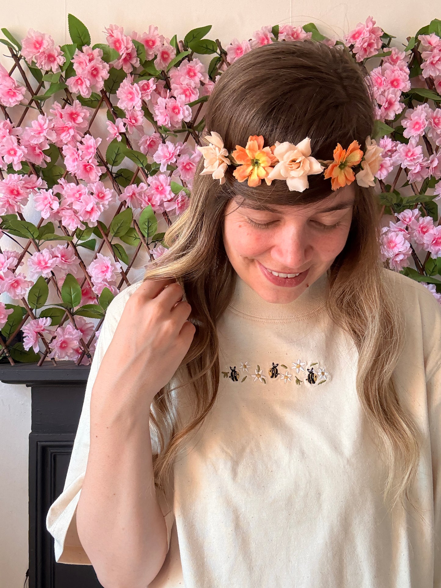 Daisy Bee Embroidered T-Shirt - Organic Cotton