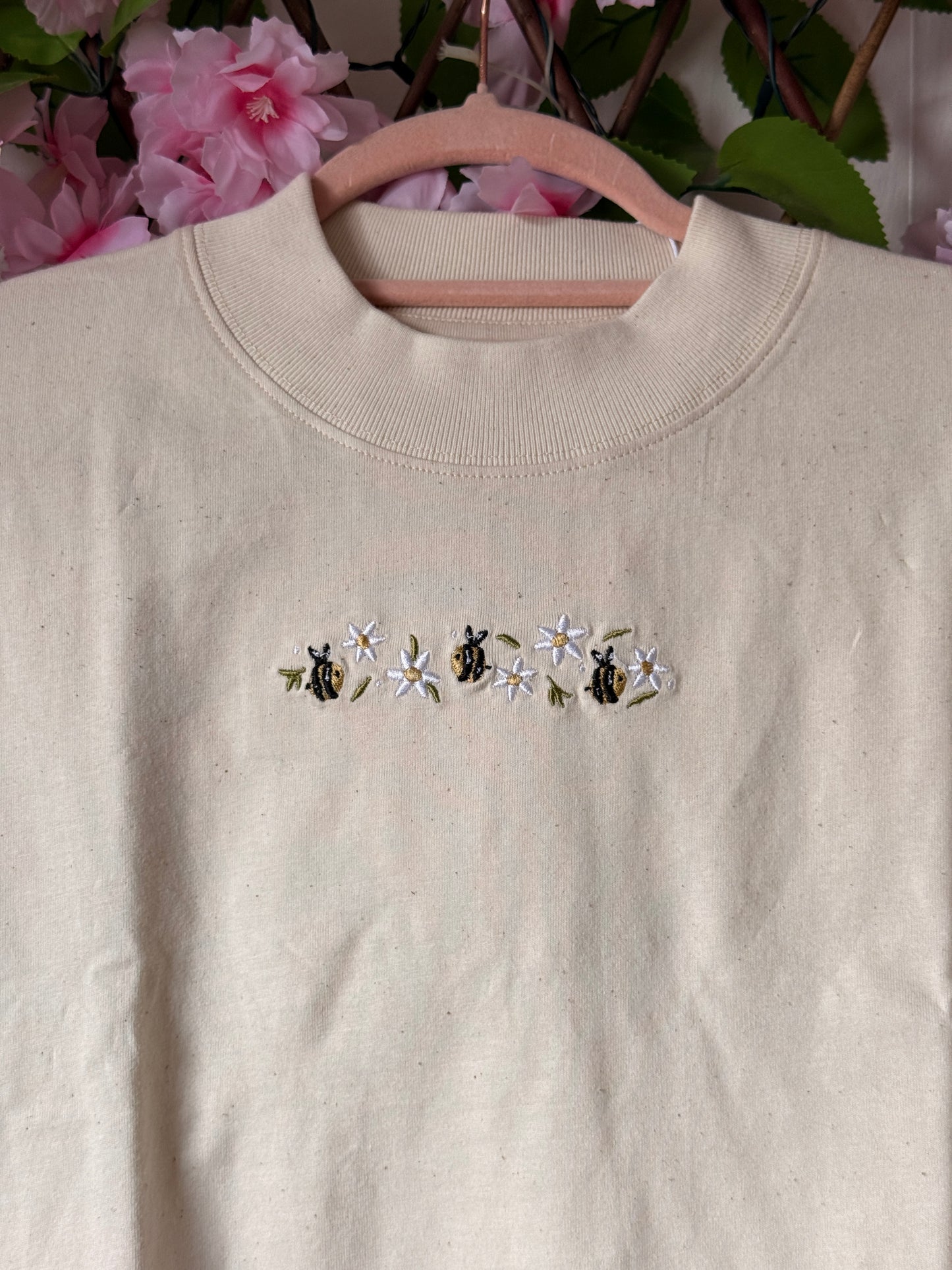 Daisy Bee Embroidered T-Shirt - Organic Cotton