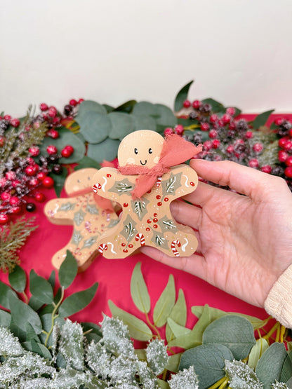Wooden Gingerbread- Holly