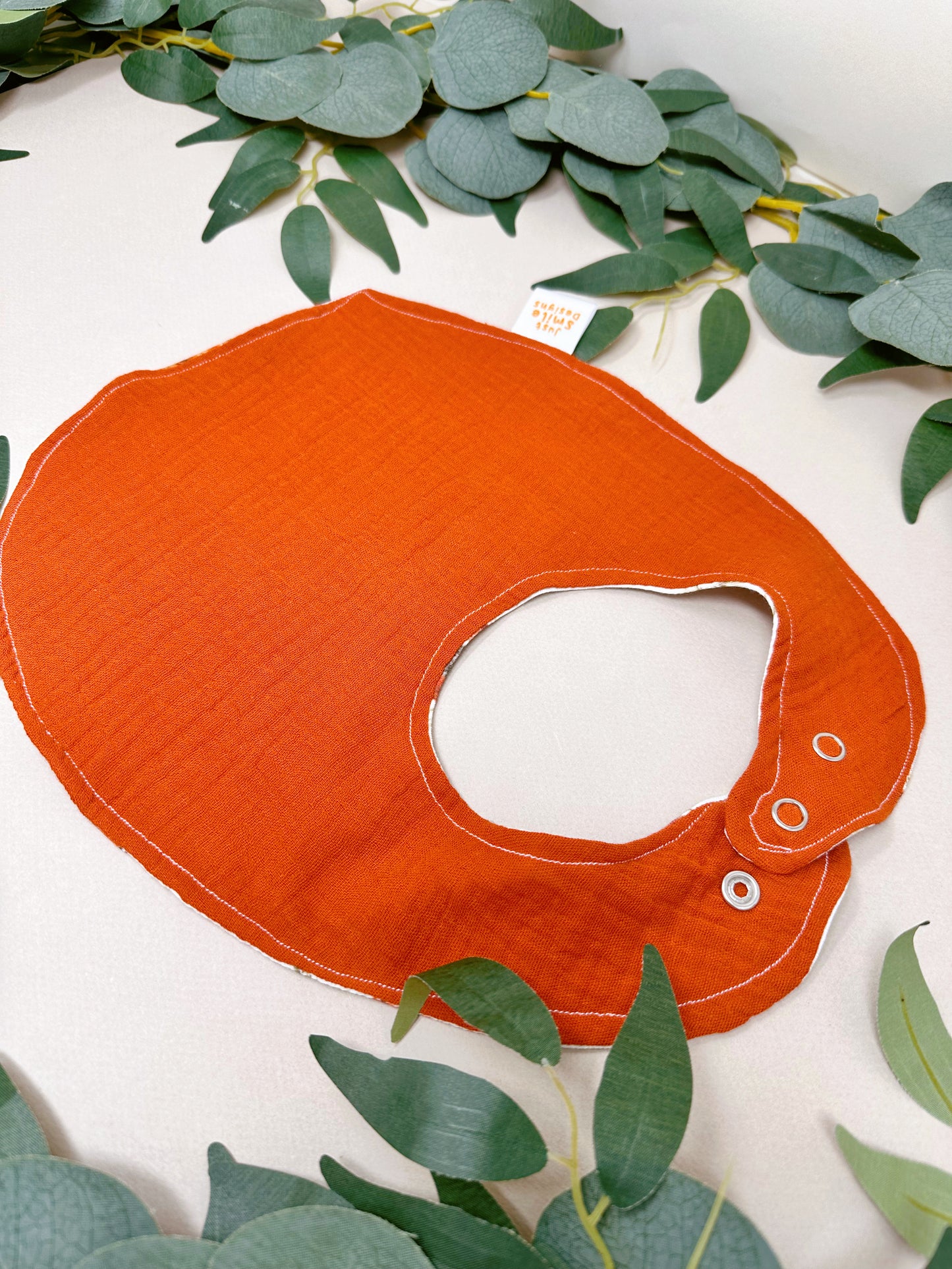 Red Panda Bib - Rounded