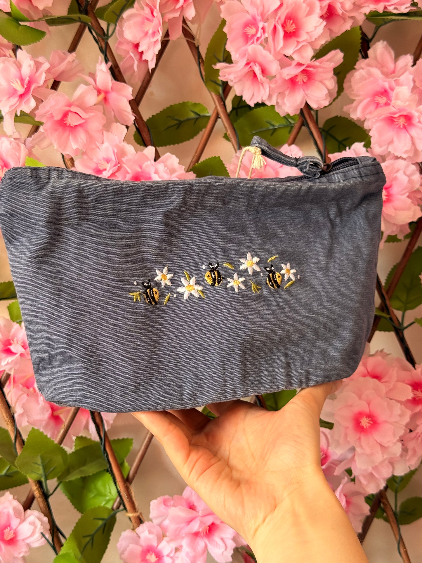 Daisy Bee Zip Case