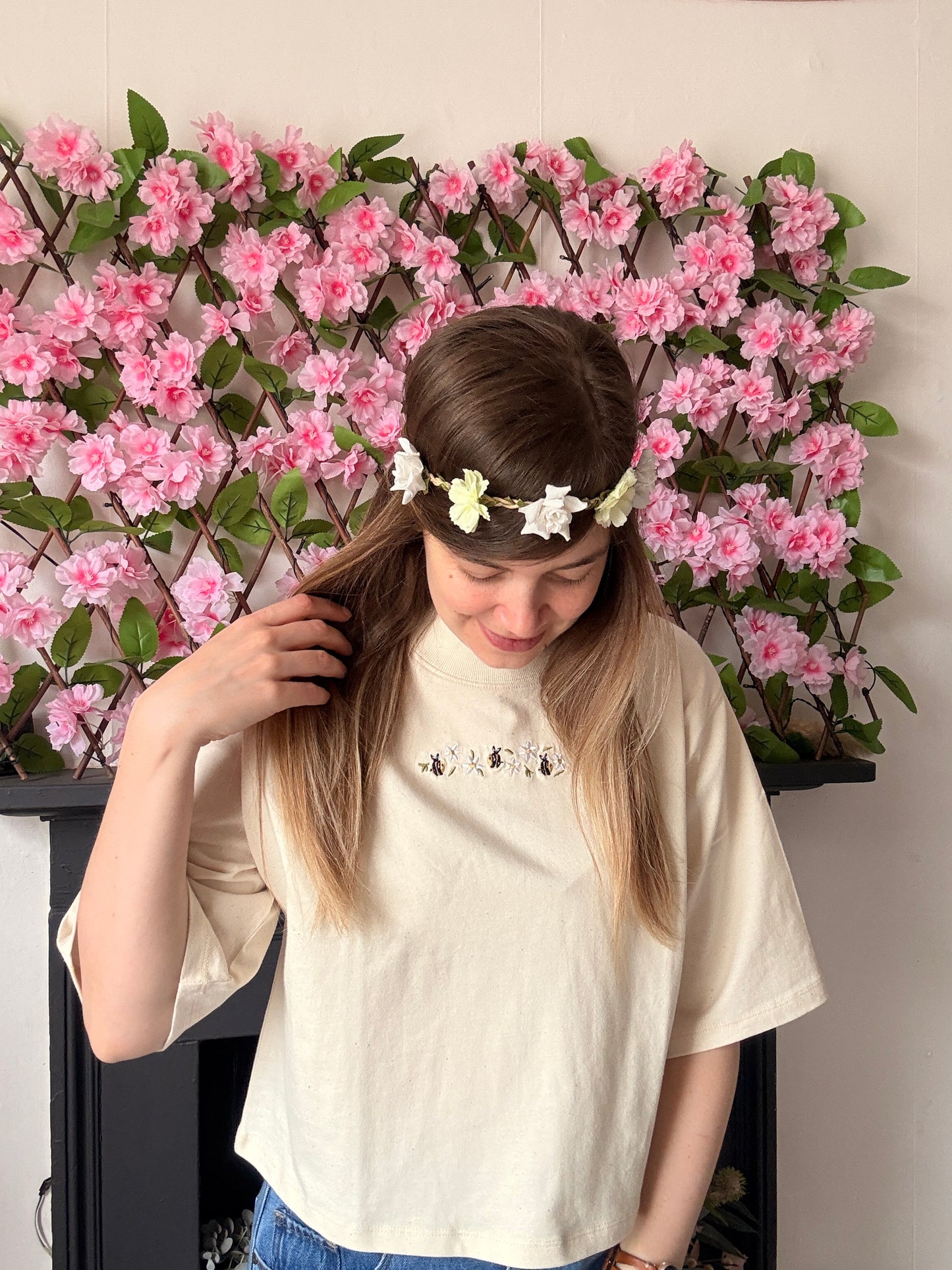Daisy Bee Embroidered T-Shirt - Organic Cotton
