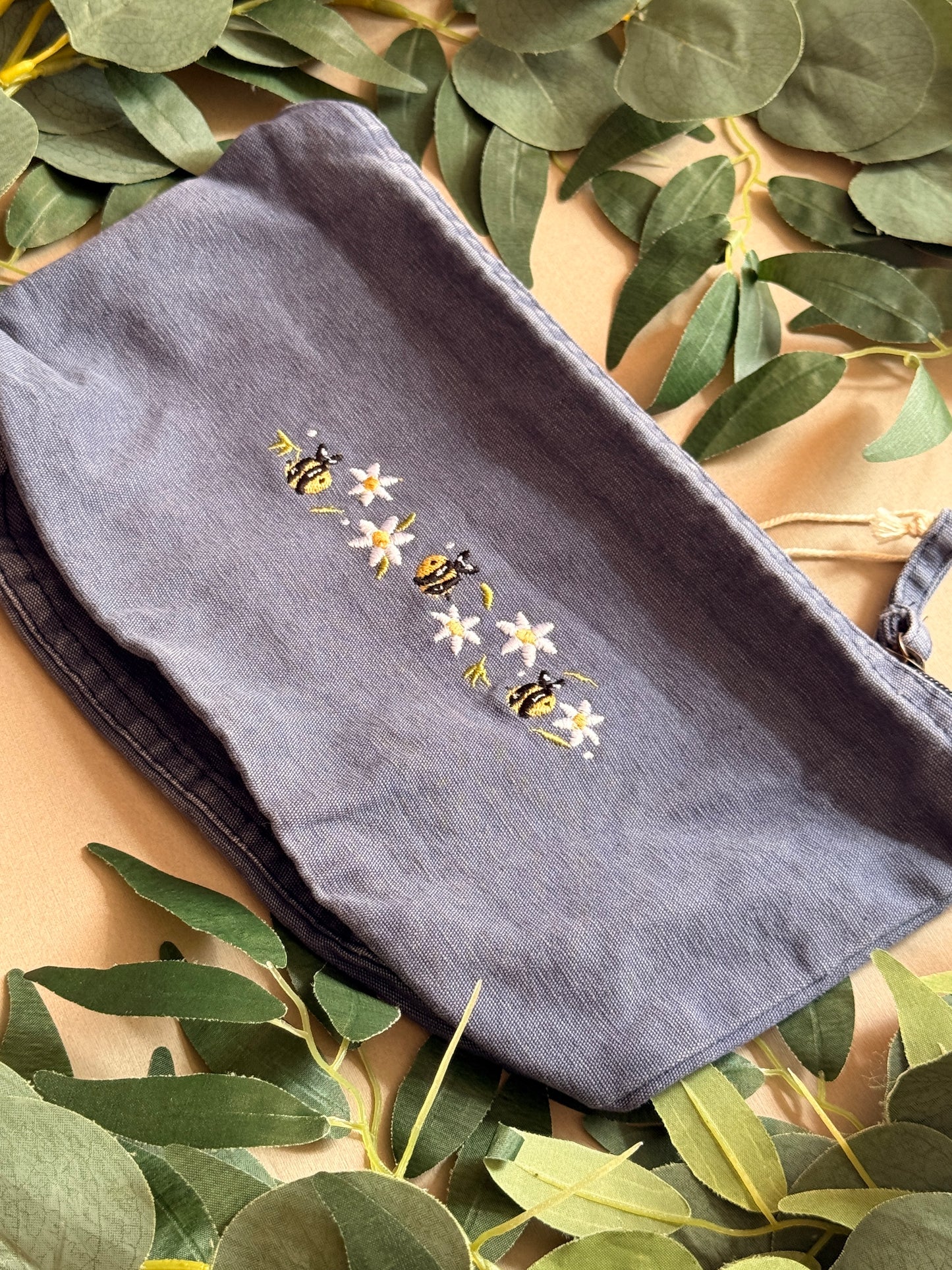 Daisy Bee Zip Case