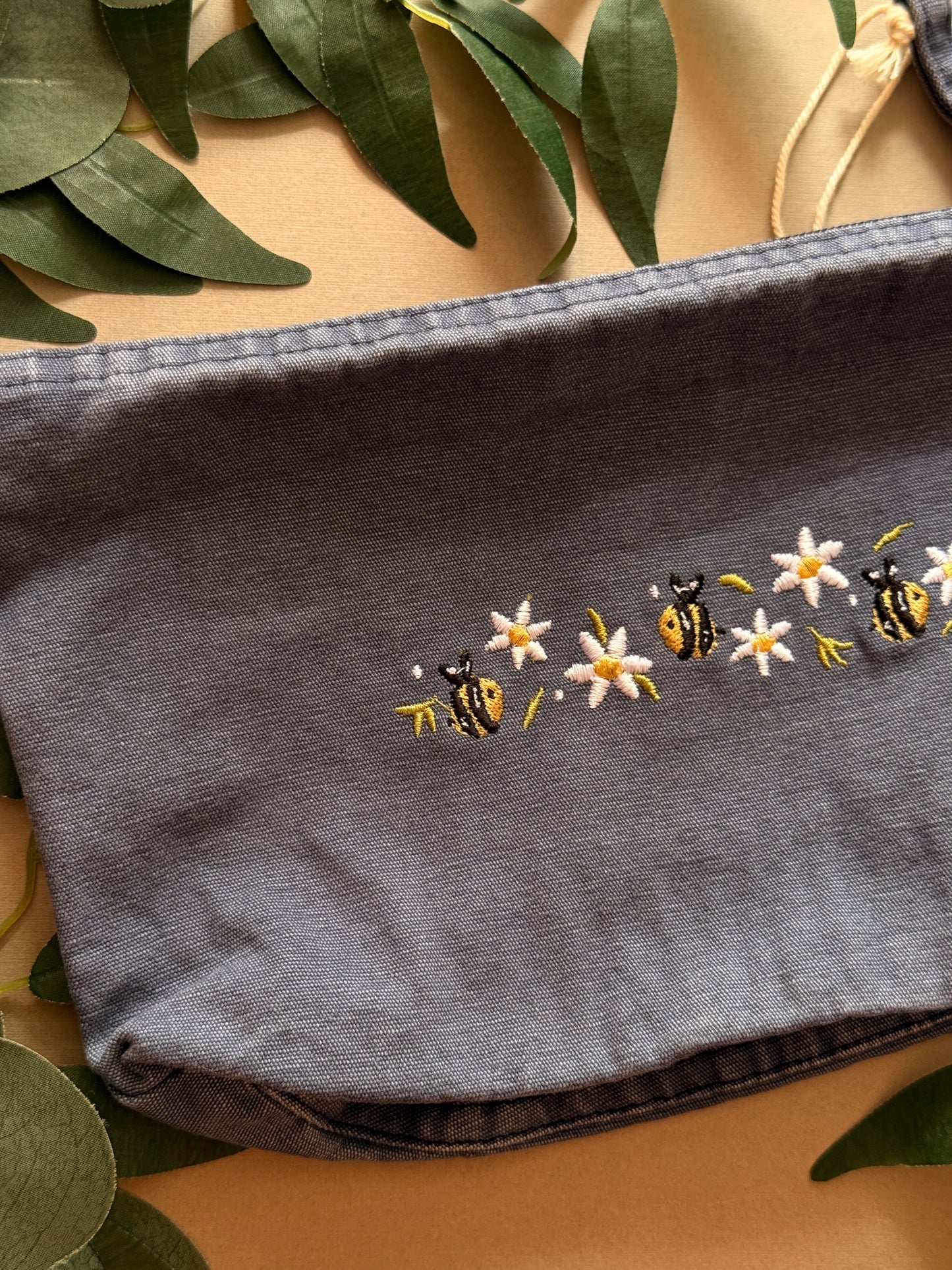 Daisy Bee Zip Case