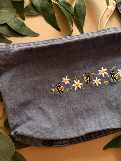 Daisy Bee Zip Case