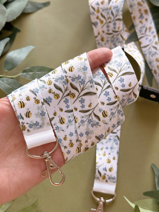 Forget me not bee lanyard